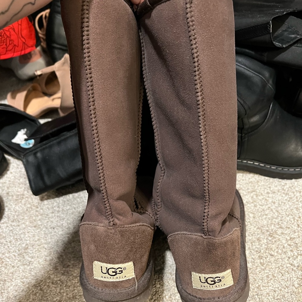 Ugg boots chocolate